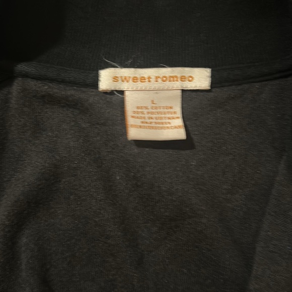 Sweet Romeo Sweatshirt - Picture 12 of 12